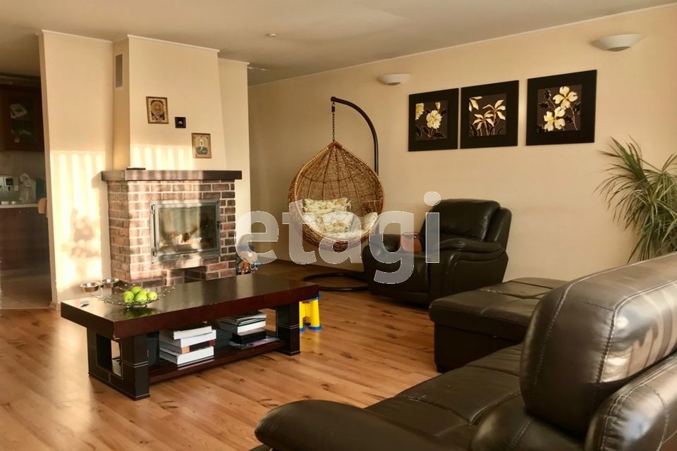 Продаётся 2-комнатная квартира, 101 м²