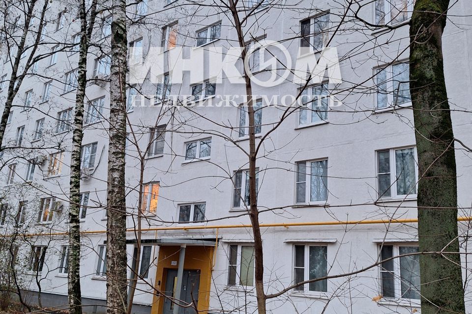 Продаётся 2 комнаты в 3-комн. квартире, 32.6 м²