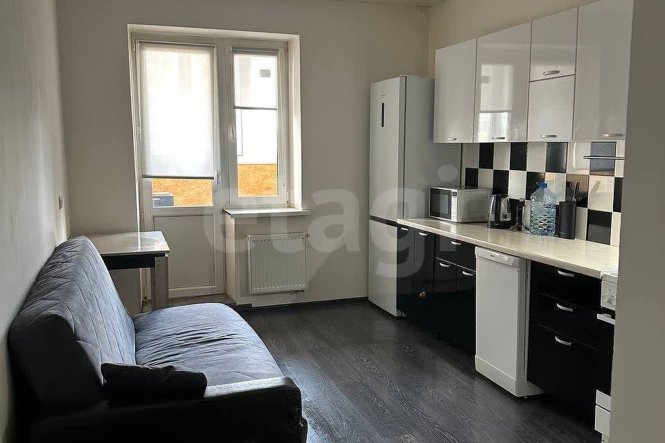 Продаётся 1-комнатная квартира, 43.7 м²