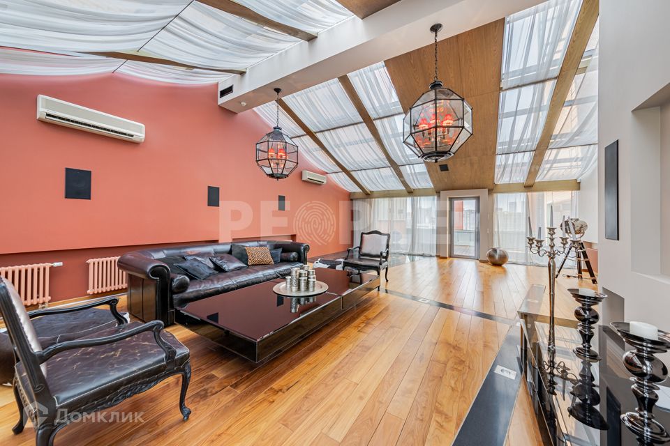 Продаётся 5-комнатная квартира, 582 м²