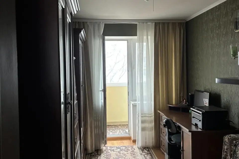 Продаётся 4-комнатная квартира, 76.4 м²