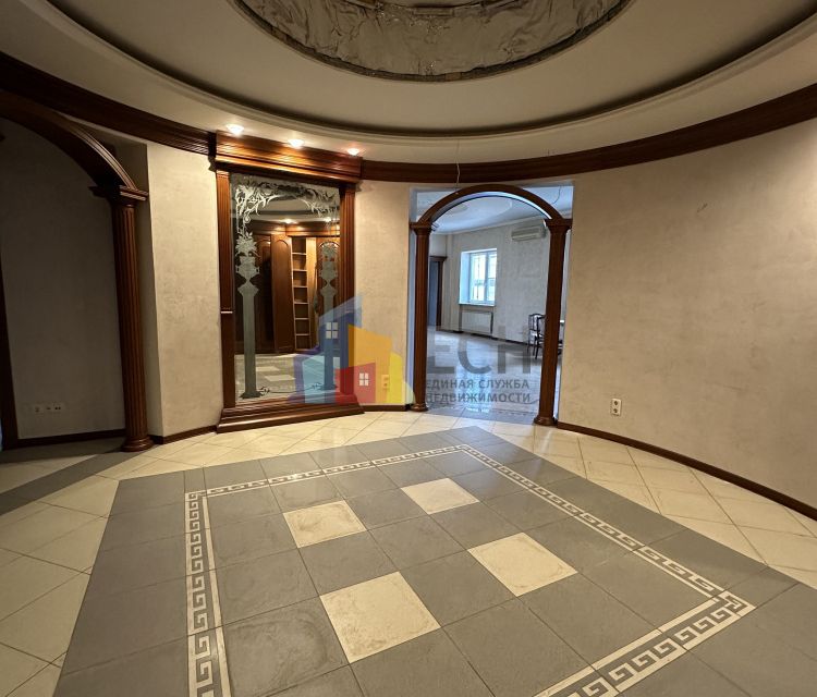 Продаётся 5-комнатная квартира, 190.7 м²