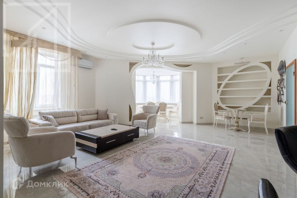 Сдаётся 4-комнатная квартира, 167 м²