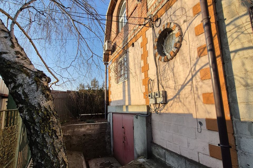 Продаётся 2-этажный дом, 180 м²