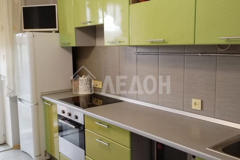 Продаётся 1-комнатная квартира, 52.5 м²