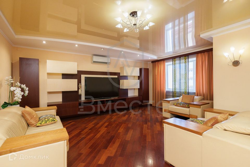Продаётся 5-комнатная квартира, 211.2 м²