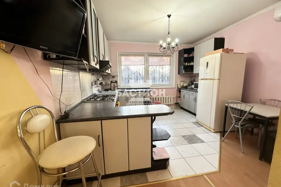 Продаётся 2-этажный дом, 236.9 м²