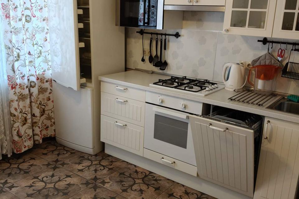 Сдаётся 1-комнатная квартира, 40 м²