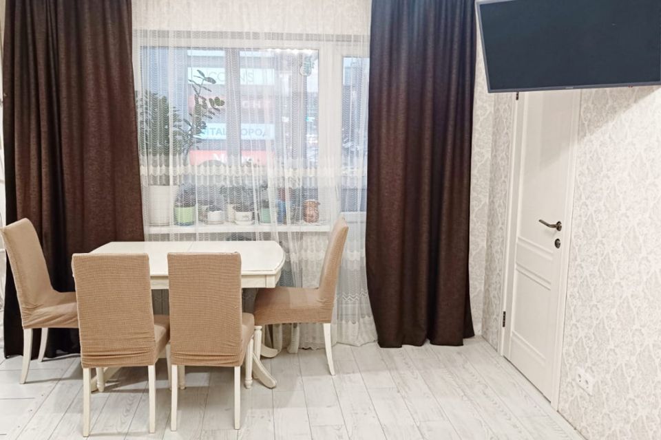 Продаётся 3-комнатная квартира, 42.2 м²