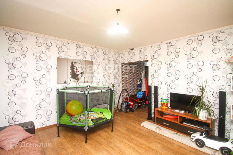 Продаётся 3-комнатная квартира, 63 м²