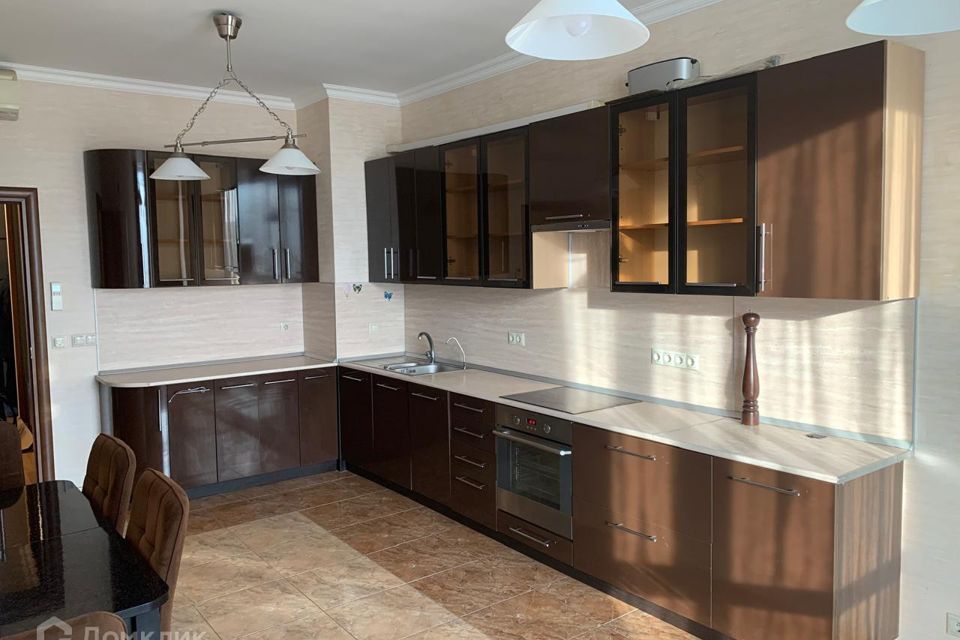Сдаётся 2-комнатная квартира, 101 м²