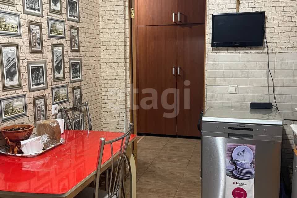 Продаётся 3-комнатная квартира, 70.5 м²
