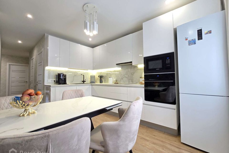 Продаётся 3-комнатная квартира, 87 м²