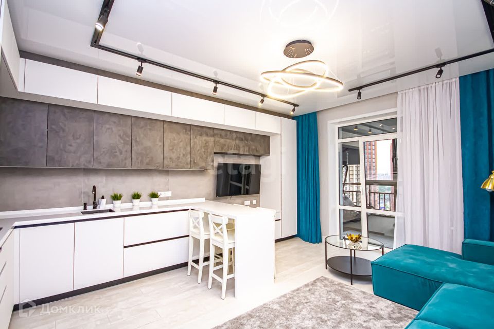 Продаётся 4-комнатная квартира, 100 м²