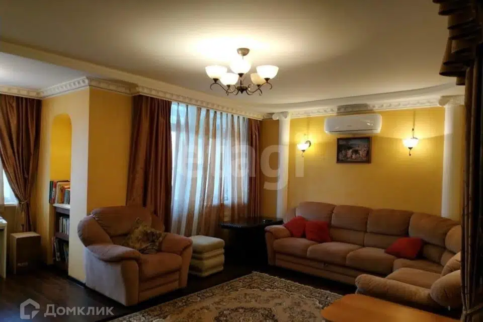 Продаётся 3-комнатная квартира, 110.7 м²