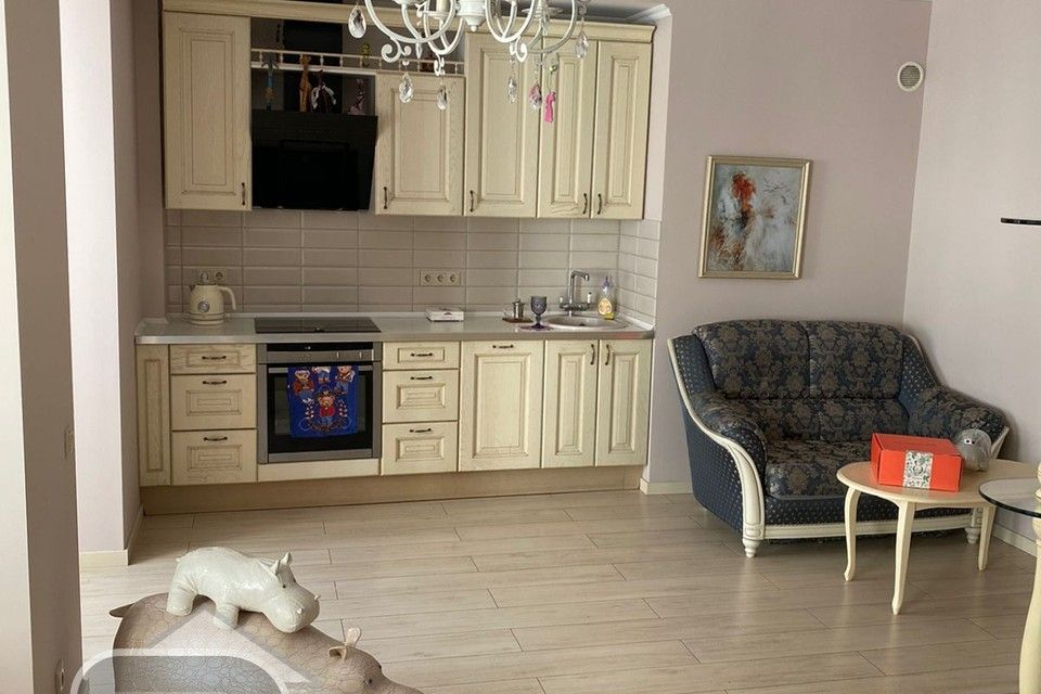 Продаётся 1-комнатная квартира, 52 м²