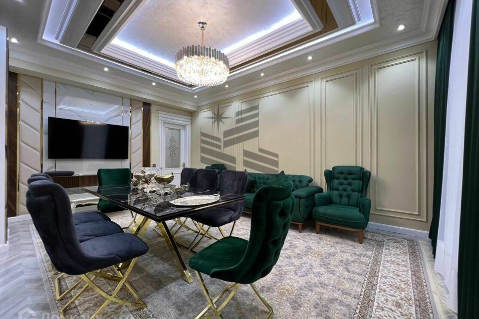 Сдаётся 4-комнатная квартира, 146 м²