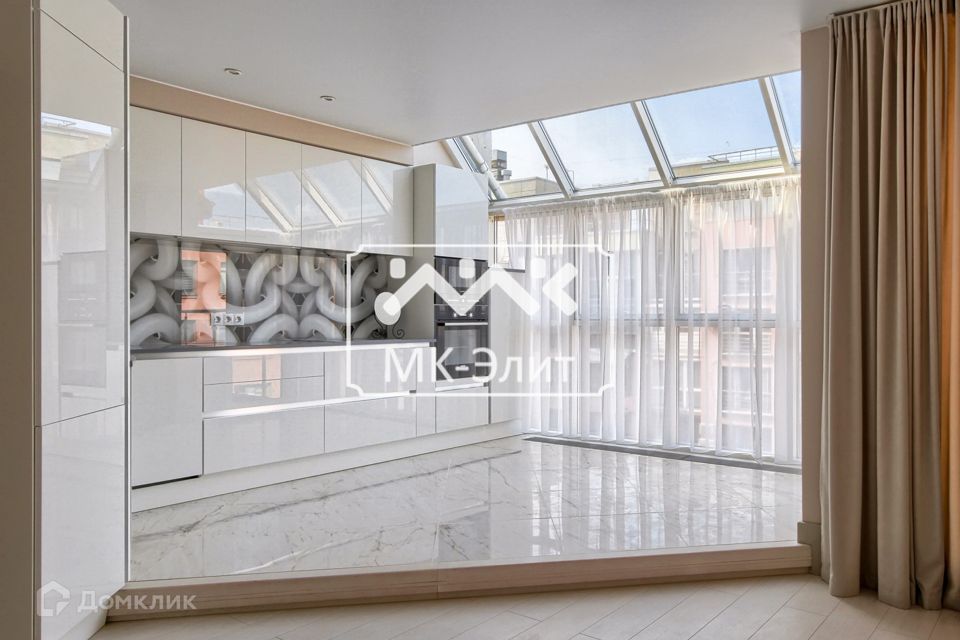 Продаётся 5-комнатная квартира, 144 м²