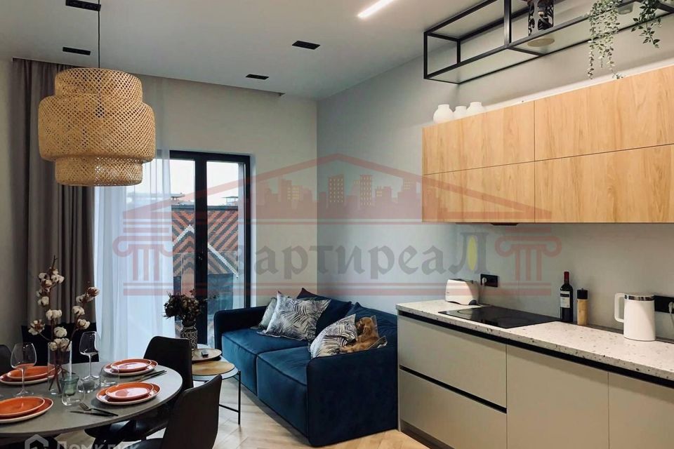 Сдаётся 2-комнатная квартира, 77 м²