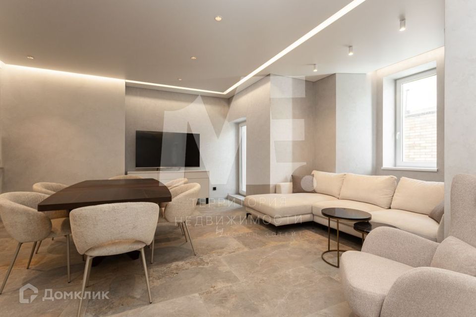 Продаётся 3-комнатная квартира, 109.9 м²