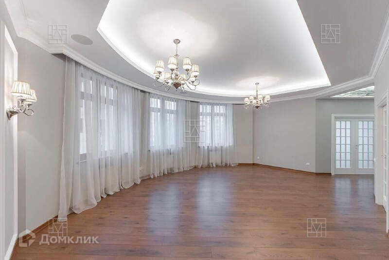 Сдаётся 5-комнатная квартира, 215 м²