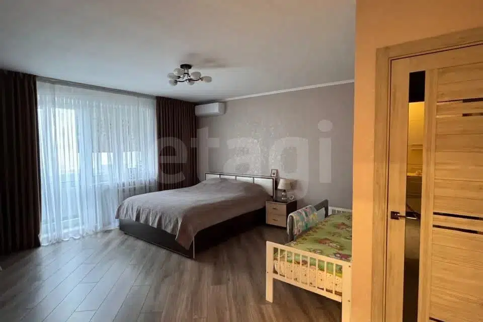 Продаётся 4-комнатная квартира, 102.3 м²