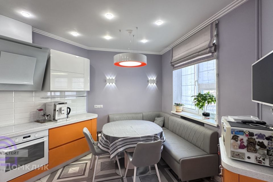 Продаётся 3-комнатная квартира, 100 м²