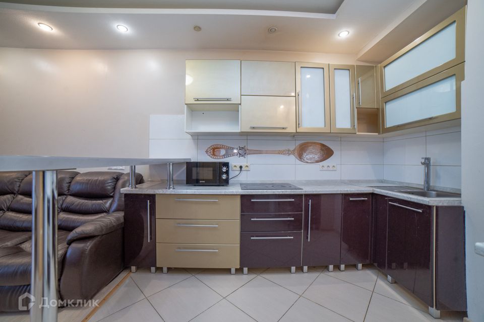 Сдаётся 1-комнатная квартира, 54 м²