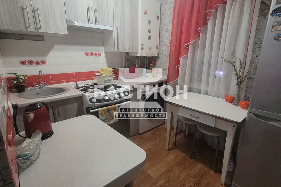 Продаётся 4-комнатная квартира, 60 м²