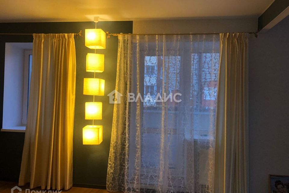 Продаётся 1-комнатная квартира, 42.3 м²
