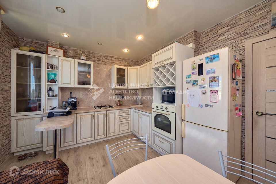 Продаётся 2-комнатная квартира, 55.9 м²