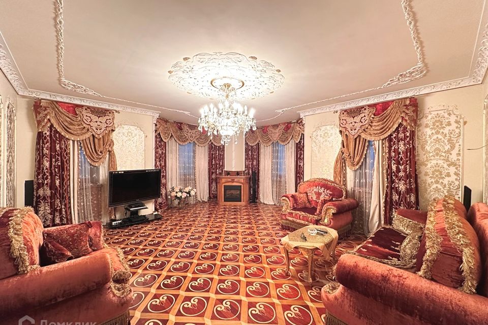 Продаётся 5-комнатная квартира, 224 м²