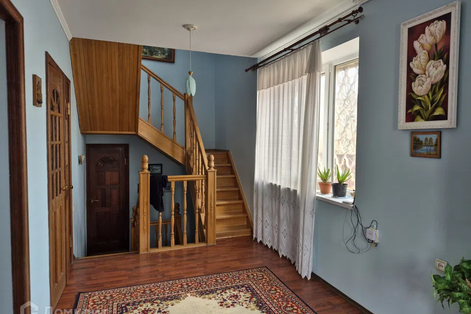 Продаётся 3-этажный дом, 260 м²