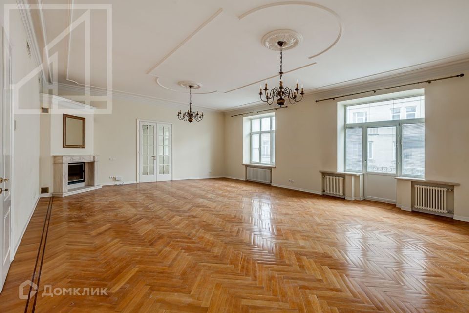 Сдаётся 6-комнатная квартира, 330 м²