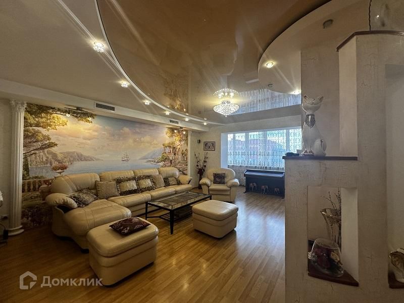 Продаётся 4-комнатная квартира, 132 м²