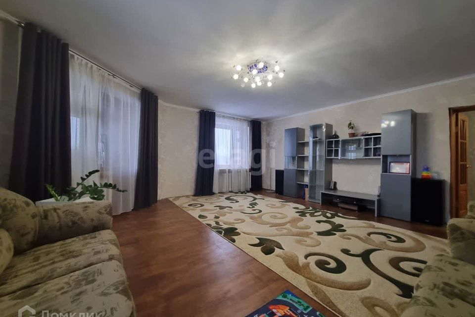 Продаётся 3-комнатная квартира, 106.4 м²