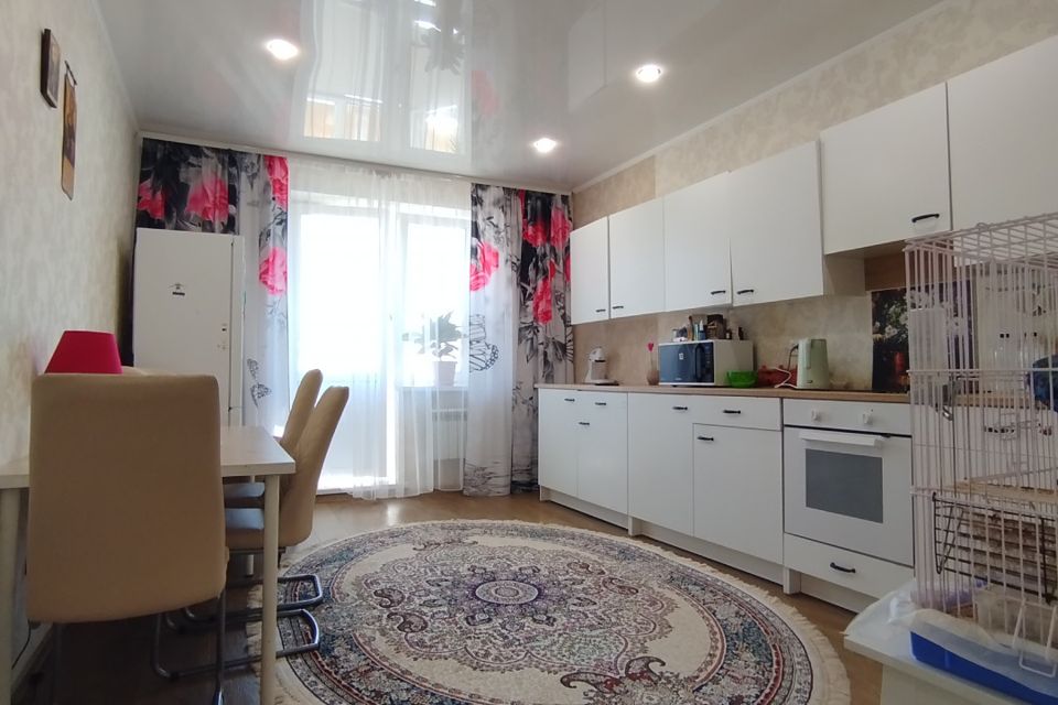 Продаётся 3-комнатная квартира, 105 м²