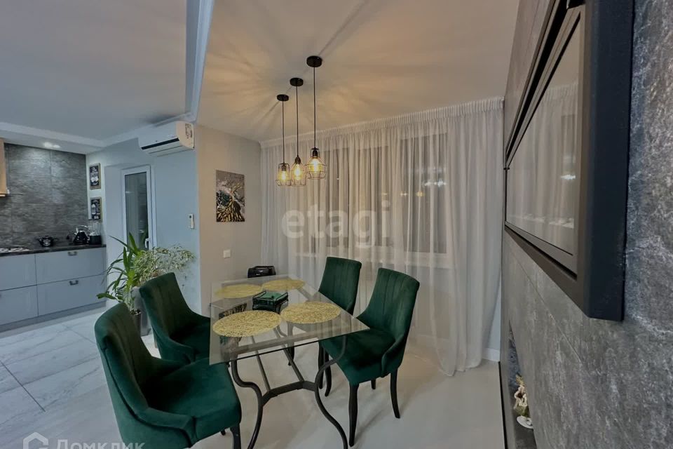 Продаётся 2-комнатная квартира, 96 м²