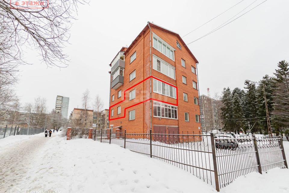 Продаётся 4-комнатная квартира, 152.1 м²