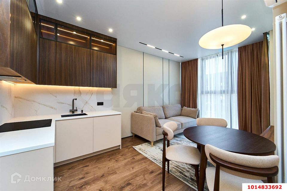 Продаётся 2-комнатная квартира, 65 м²