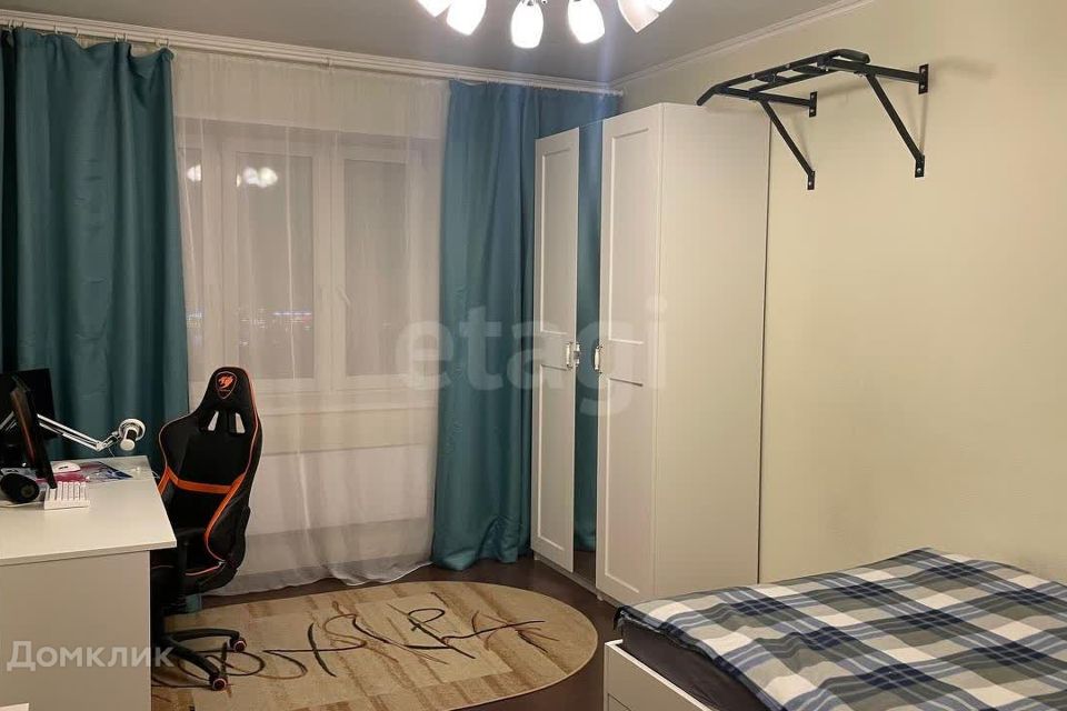 Продаётся 3-комнатная квартира, 106 м²