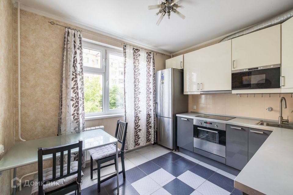 Продаётся 4-комнатная квартира, 93.2 м²
