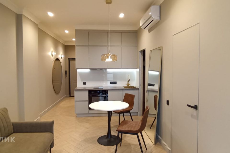 Продаётся 1-комнатная квартира, 42 м²