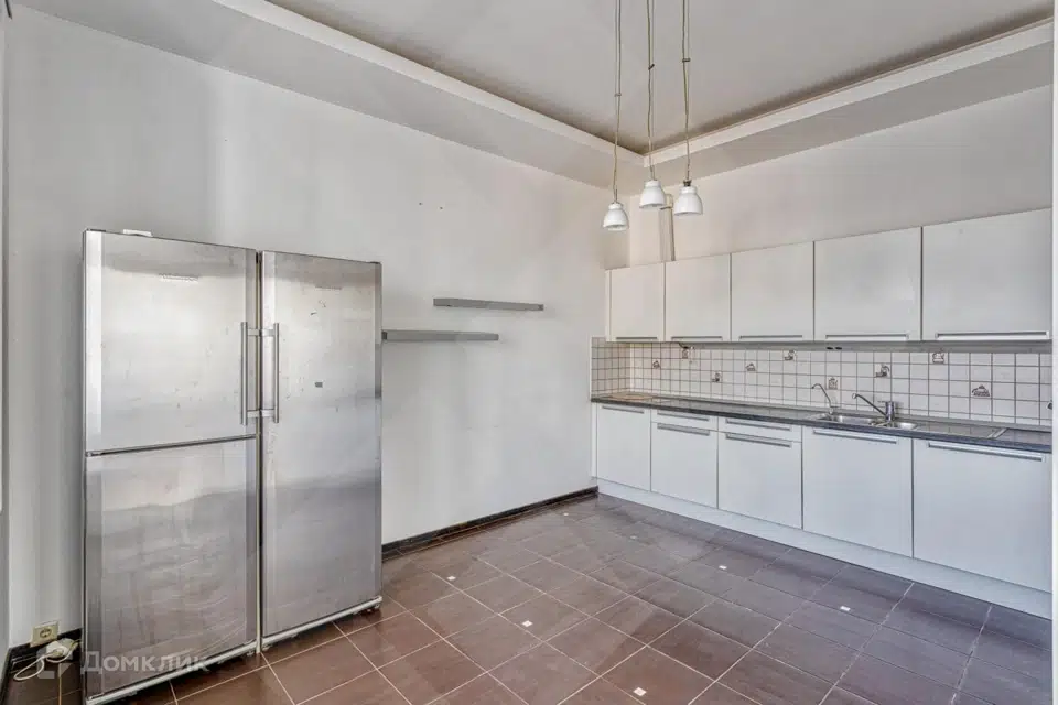 Продаётся 6-комнатная квартира, 330 м²