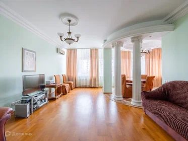 Сдаётся 3-комнатная квартира, 134 м²