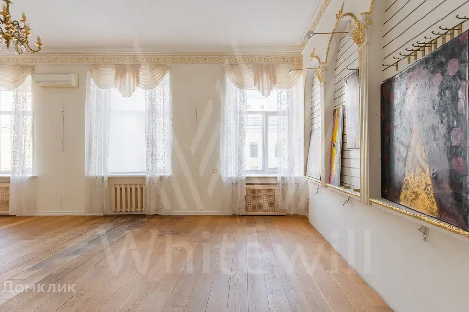 Продаётся 4-комнатная квартира, 144 м²