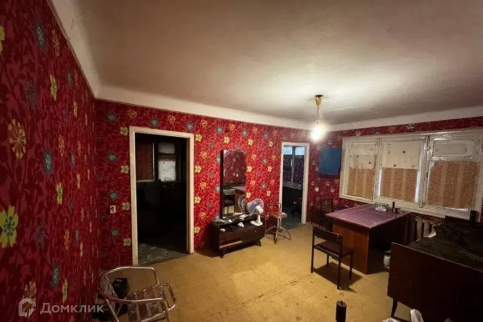 Продаётся 4-комнатная квартира, 58 м²