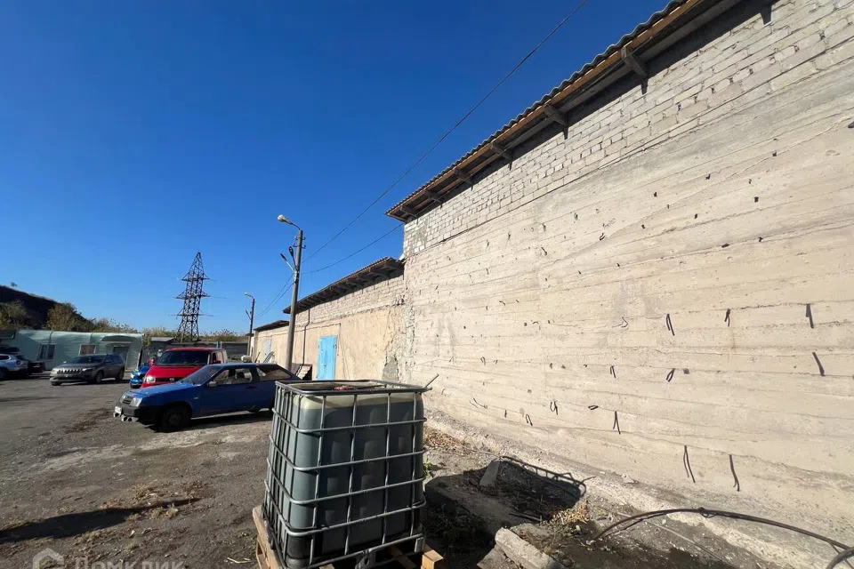 Сдаётся машиноместо, 100 м²