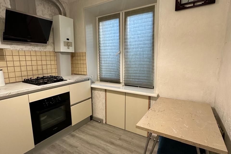 Продаётся 3-комнатная квартира, 57.8 м²