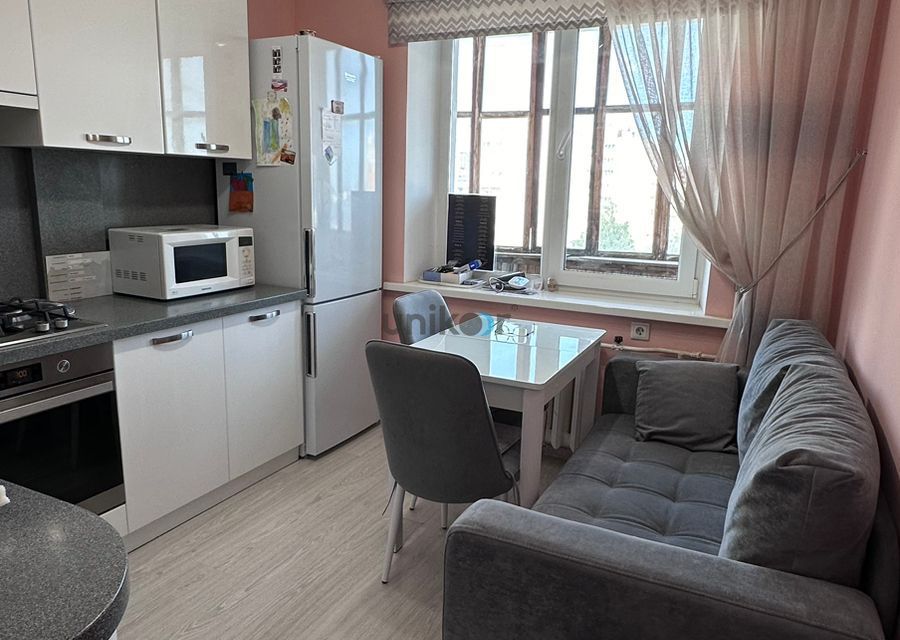 Продаётся 1-комнатная квартира, 37.7 м²